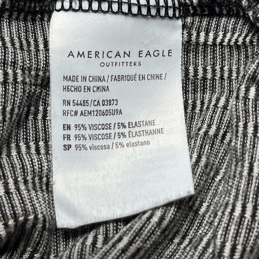 American Eagle Outfitters Gray Cropped Henley Size Medium - Picture 6 of 9